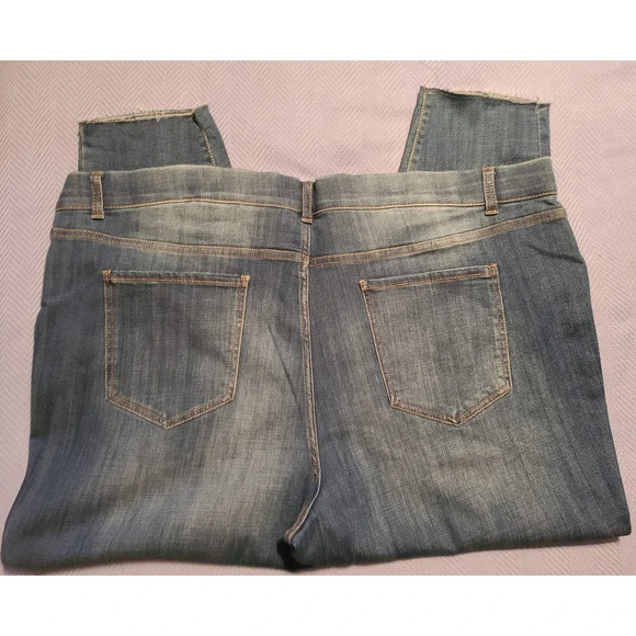 Terra & Sky Pull On Capri Jeans Women's 3X Blue Denim Pockets High Rise (G25) - Picture 4 of 5